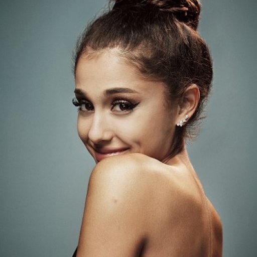 Ariana-Grande-2015-27