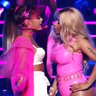Ariana-Grande-2017-side-to-side-3
