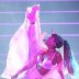 Ariana-Grande-2017-side-to-side-4
