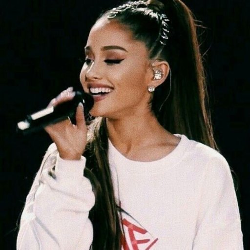 Ariana-Grande-2017-manchester-12