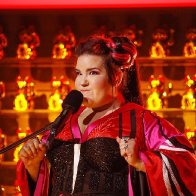 netta-barzilai-2018-eurovision-finale-01