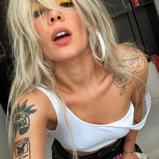 Halsey-2018-07