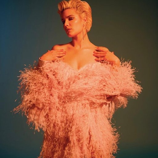 Halsey-2018-11