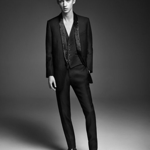 Troye-Sivan-2018-GQ-02