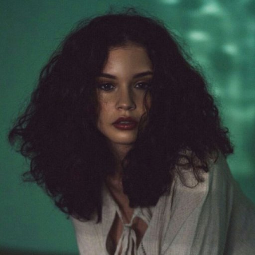 Sabrina-Claudio-2018-11