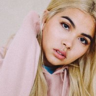 Hayley-Kiyoko-2018-notion-04