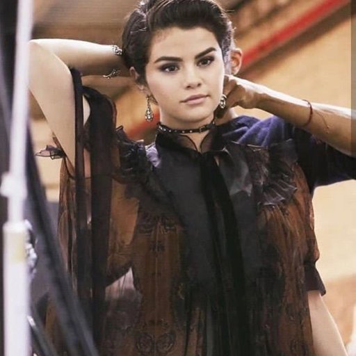 Selena-Gomez-CoachFW18-03