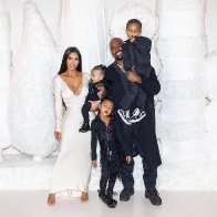 kanya-west-family-2018-12-27-02