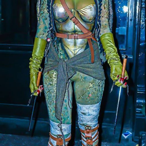 Rihanna-Helloween-2014-05