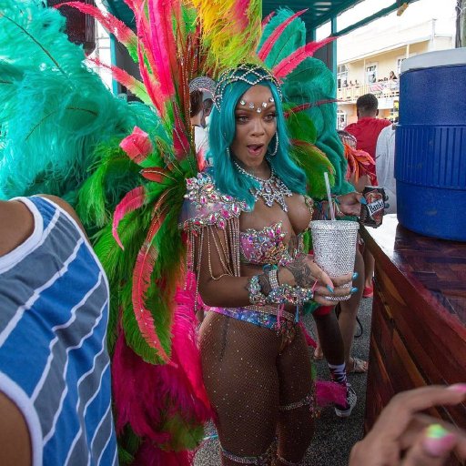 rihanna-2016-carnaval-show-biz.by-10