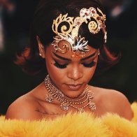 rihanna-2017-meta-show-biz.by-04
