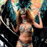 rihanna-2017-carnaval-show-biz.by-01