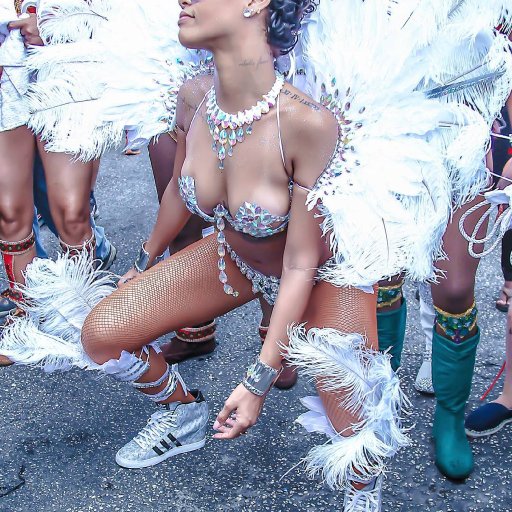 rihanna-2017-carnaval-show-biz.by-12