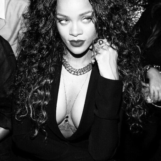 rihanna-2017-paparazzi-show-biz.by-22