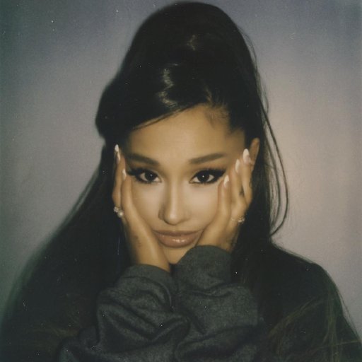 Ariana Grande в туре Swetener. 2019 04