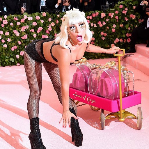 Lady Gaga на балу MET Gaga 2019 18