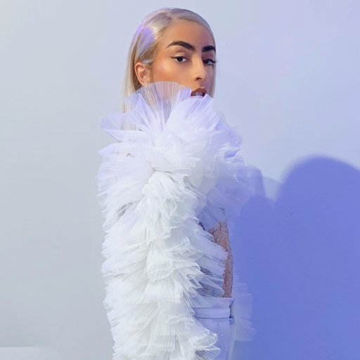 Bilal Hassani. Хит Roi. 2019. 09