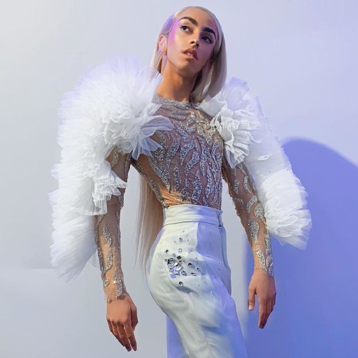 Bilal Hassani. Хит Roi. 2019. 10