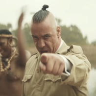 Rammstein в клипе Ausländer. 28.05.2019. 02