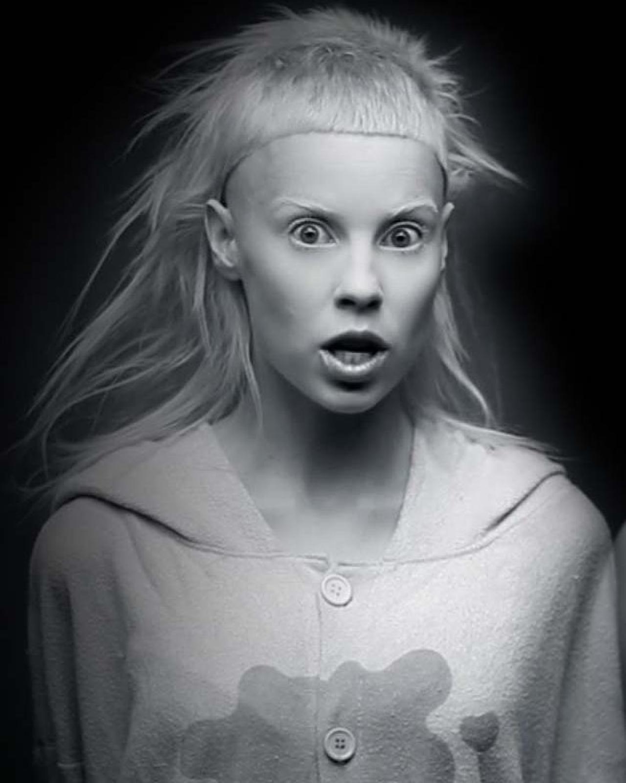 Yolandi