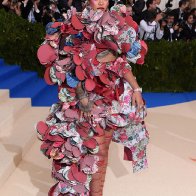 Rihanna на MET Gala. 2010-19. 05