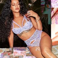 Rihanna с продукцией SavageXFenty 2020 02