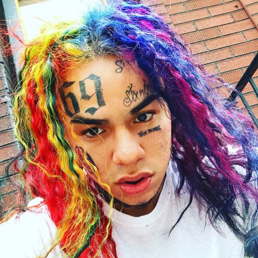 Tekashi69 в клипе Gooba. 2020 15