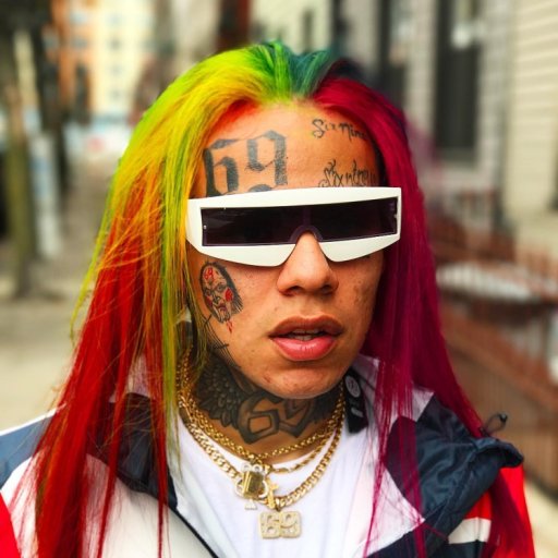 Tekashi69 в клипе Gooba. 2020 18