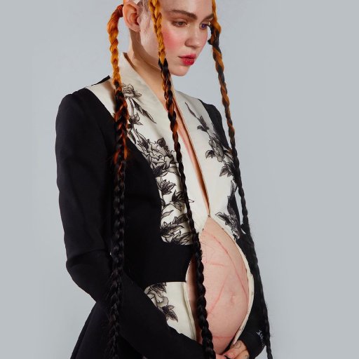 Grimes беременная. 2020 07
