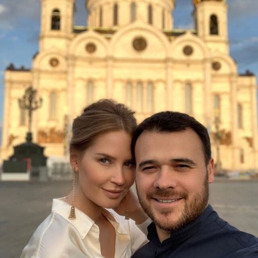 Эмин с женой Аленой Гавриловой. 2019 04