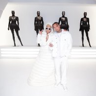 Niki Minaj и Tyga в видеоинсталляции. 2019 03