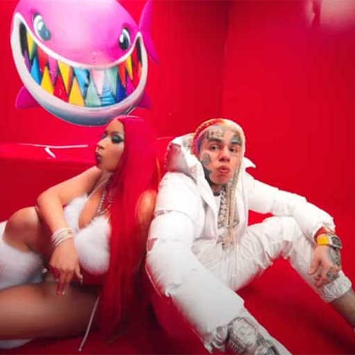 6ix9ine и Niki Minaj в клипе Trollz. 2020 20