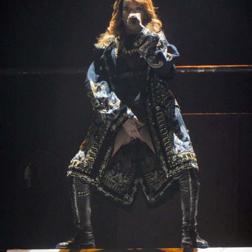 Rihanna- Концерт в Кельне. 2013.02