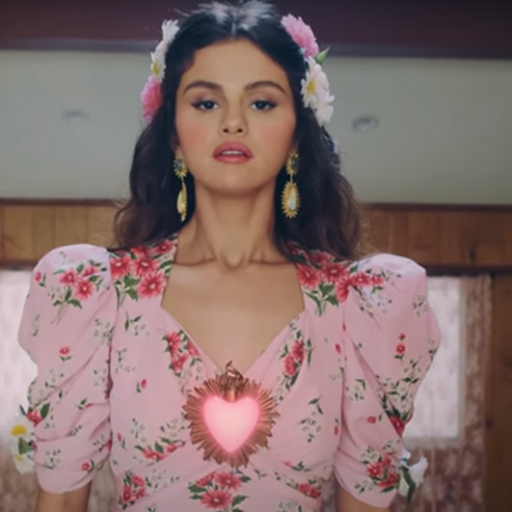 Selena Gomez в клипе De Una Vez 2021 11