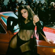 Charli XCX в клипе Good Ones. 2021. 04