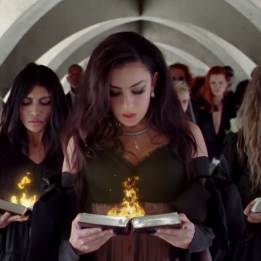 Charli XCX в клипе Good Ones. 2021. 10