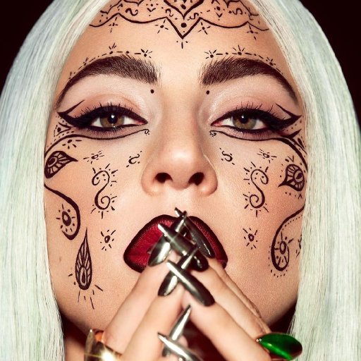 Lady Gaga в рекламе косметики. 2021. 02