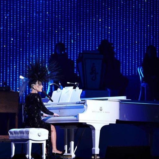 Tony Bennett и Lady Gaga на концерте LoveForSale. 2021. 15