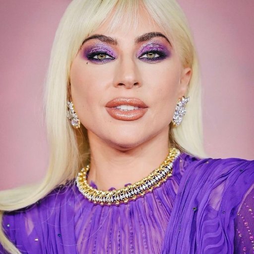 Lady Gaga на премьере Gucci. 2021. 15