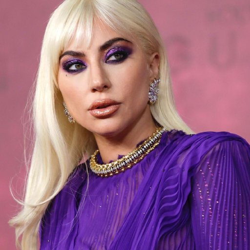 Lady Gaga на премьере Gucci. 2021. 18