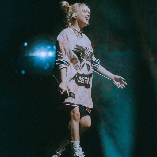 Billie Eilish на концерте в Остине 3.10.2021. 15