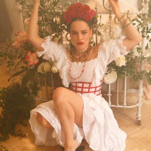 Даша Астафьева как Фрида в фотосессии Анны Некрасовой. 2021. 29
