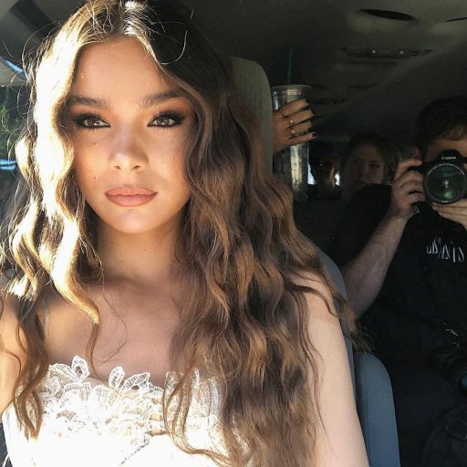 Hailee Steinfeld. Образы 2019. 09