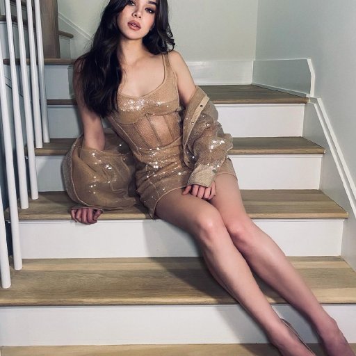 Hailee Steinfeld. Образы 2021. 23