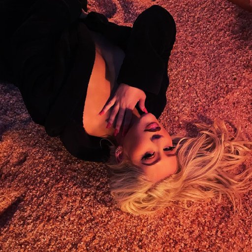 Christina Aguilera. Икона стиля 2021. 17