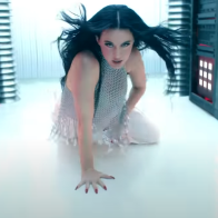 Katy Perry в клипе When Im Gone. 12
