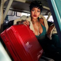 Rihanna в объективах папарацци. 2021. 01