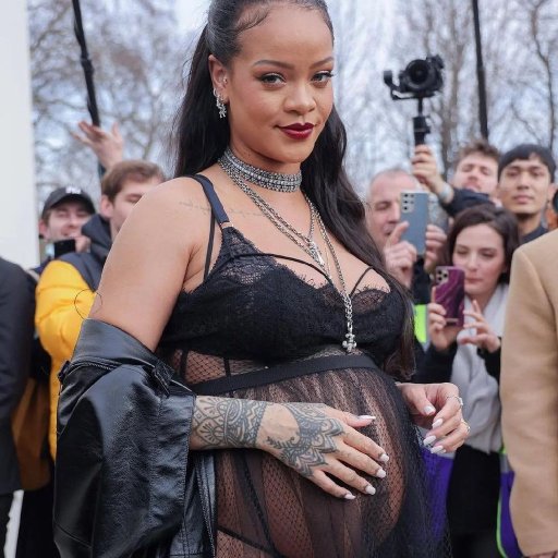 Rihanna в Париже. 2022. 07