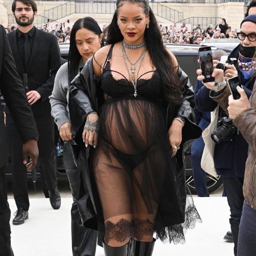 Rihanna в Париже. 2022. 09