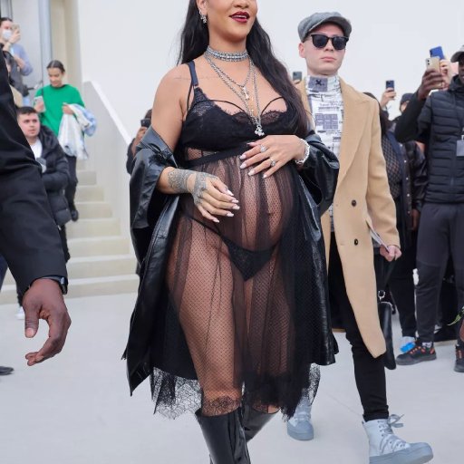 Rihanna в Париже. 2022. 12